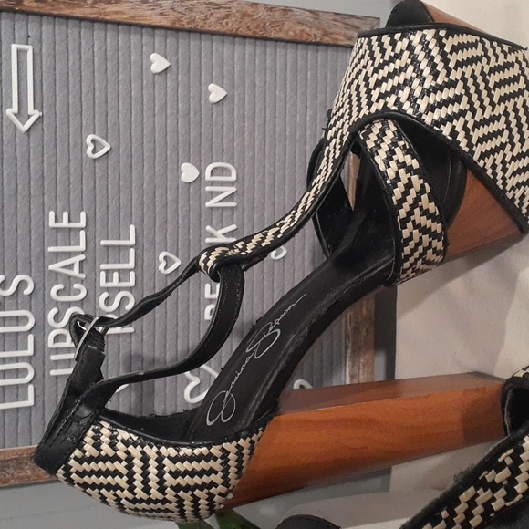 JESSICA SIMPSON HEELS - Picture 3 of 8